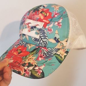 BILLABONG hat.